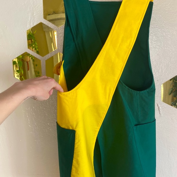 Handmade cross-back Apron - Picture 5 of 5